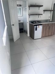 1265 SW 6th St 13, Miami, FL 33135