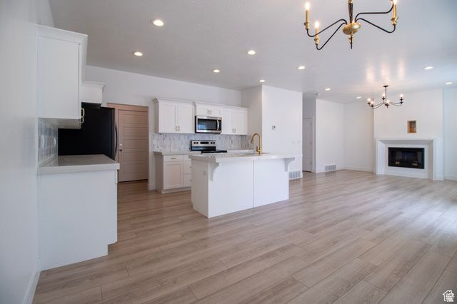 422 E 360 N, Vineyard, UT 84059