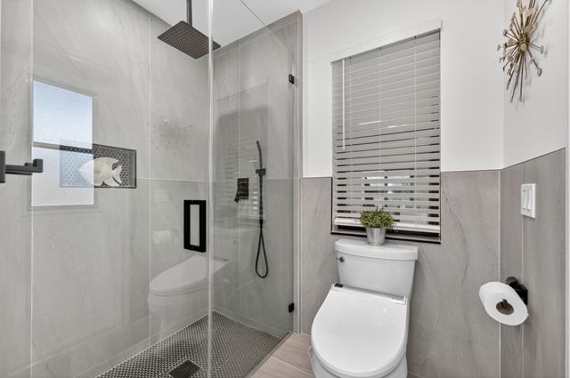 1240 Fairfax Ct, Weston, FL 33326