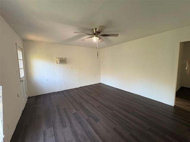 81 Gourd Creek Drive, Huntsville, TX 77340