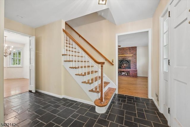 48 Walnut Cir, Bernards Twp., NJ 07920