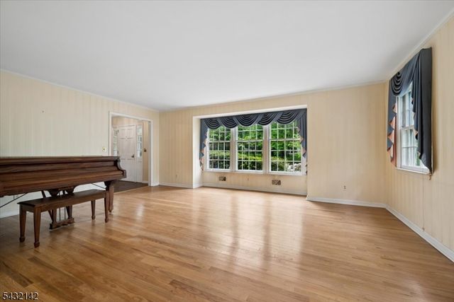 48 Walnut Cir, Bernards Twp., NJ 07920
