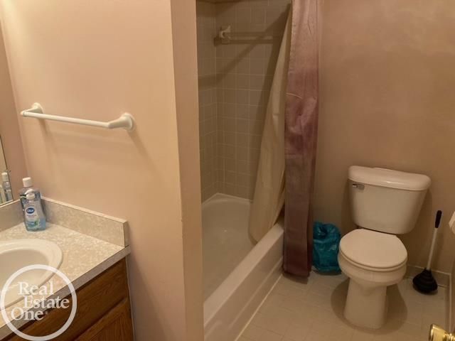 42261 Aspen Ct. Court, Clinton Twp, MI 48038