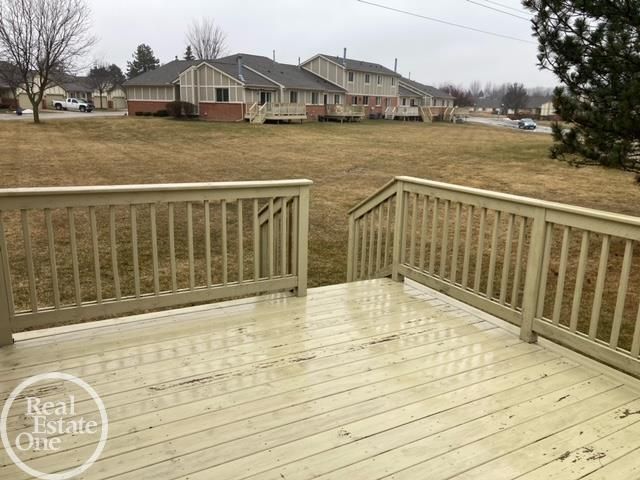 42261 Aspen Ct. Court, Clinton Twp, MI 48038