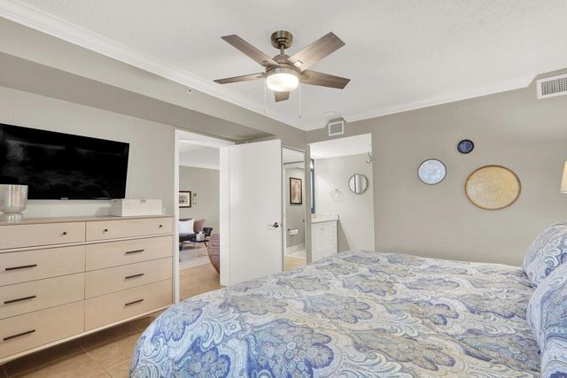 901 Seafarer Circle 403, Jupiter, FL 33477