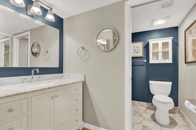 901 Seafarer Circle 403, Jupiter, FL 33477