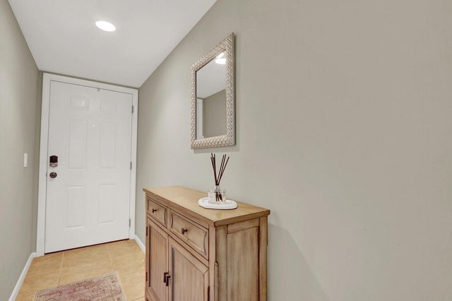 901 Seafarer Circle 403, Jupiter, FL 33477