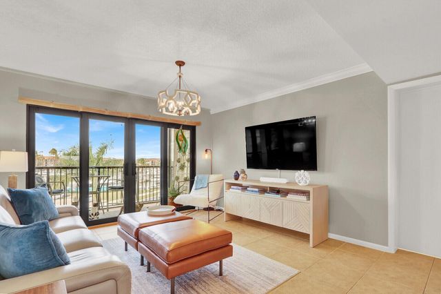 901 Seafarer Circle 403, Jupiter, FL 33477