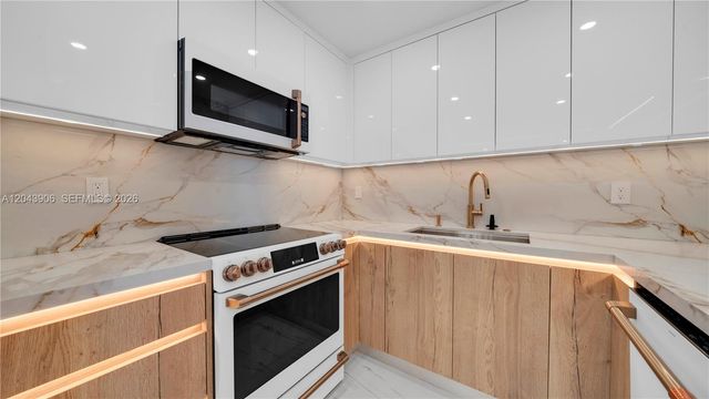 1623 Collins Ave 415, Miami Beach, FL 33139