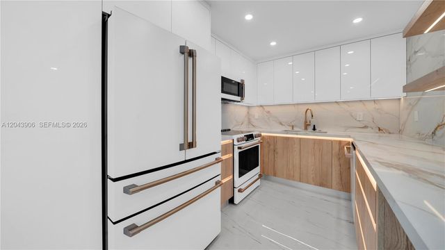 1623 Collins Ave 415, Miami Beach, FL 33139