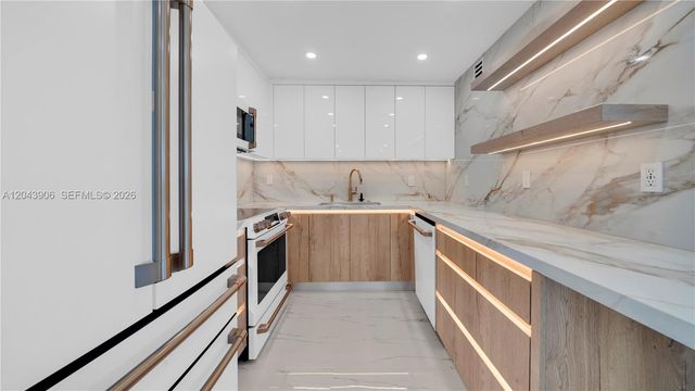 1623 Collins Ave 415, Miami Beach, FL 33139