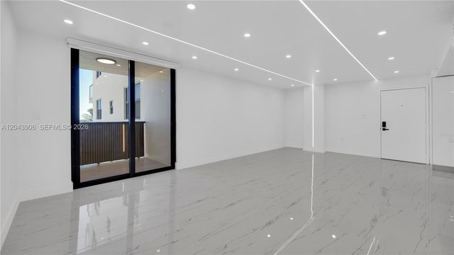 1623 Collins Ave 415, Miami Beach, FL 33139