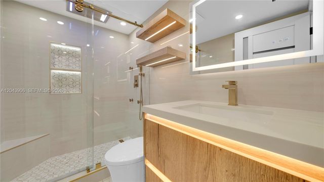 1623 Collins Ave 415, Miami Beach, FL 33139