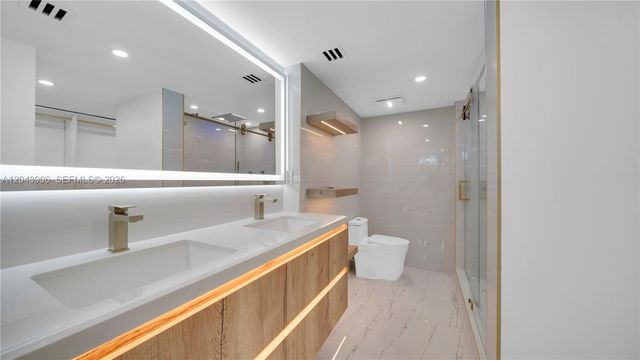 1623 Collins Ave 415, Miami Beach, FL 33139