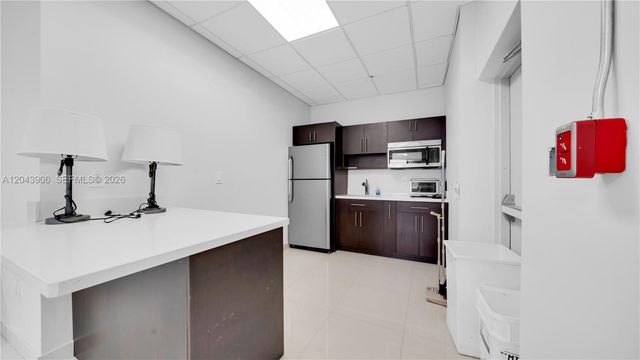 1623 Collins Ave 415, Miami Beach, FL 33139