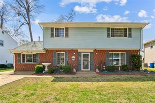 821 Greenwich LN, Newport News, VA 23601