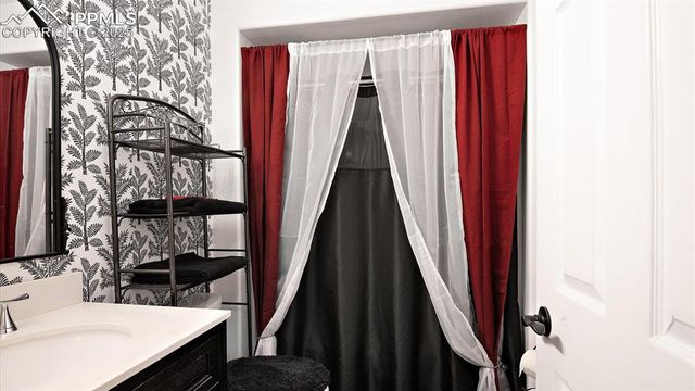 463 N Desert Cove Drive, Pueblo, CO 81007