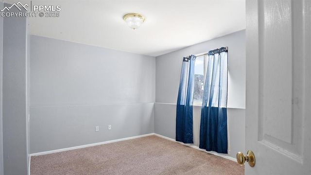 463 N Desert Cove Drive, Pueblo, CO 81007