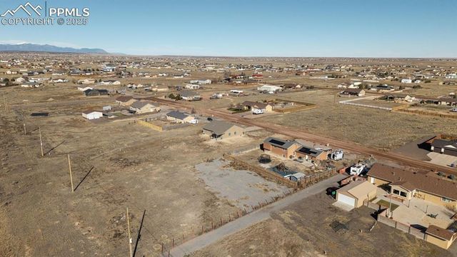 463 N Desert Cove Drive, Pueblo, CO 81007