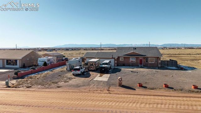 463 N Desert Cove Drive, Pueblo, CO 81007