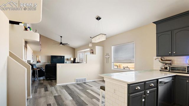 463 N Desert Cove Drive, Pueblo, CO 81007