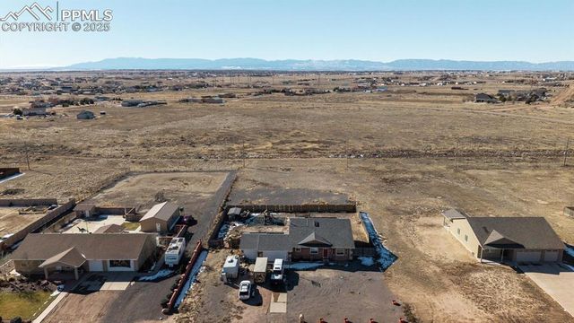 463 N Desert Cove Drive, Pueblo, CO 81007