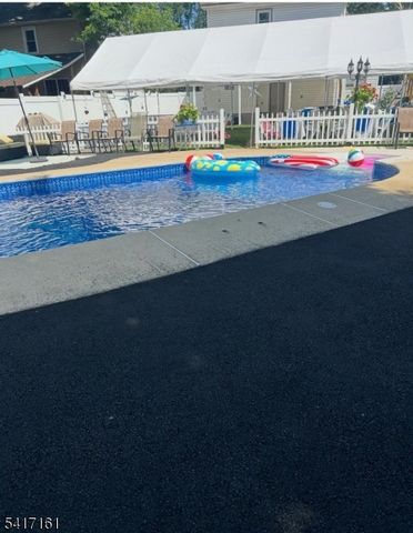 1028 W 5Th St, Plainfield City, NJ 07063