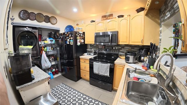 1871 NW 94th Ave 112B, Coral Springs, FL 33071