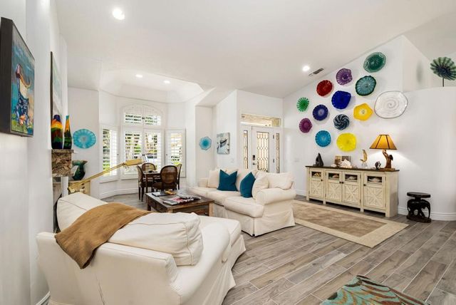 374 Links Drive, Palm Desert, CA 92211