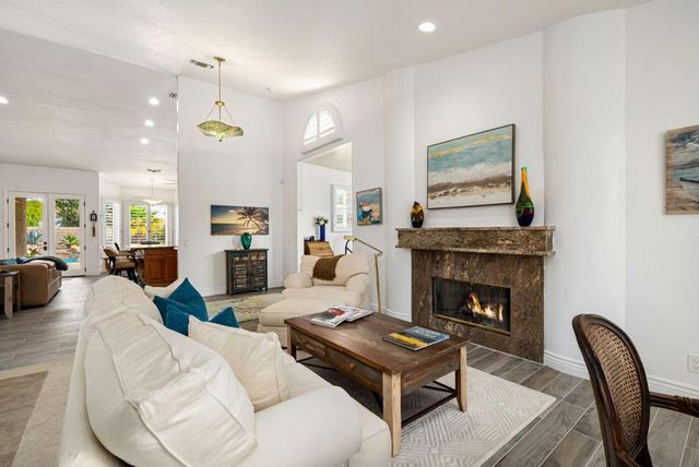 374 Links Drive, Palm Desert, CA 92211