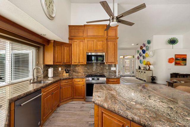 374 Links Drive, Palm Desert, CA 92211