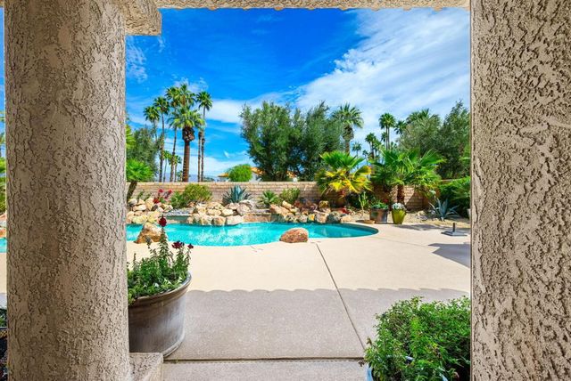 374 Links Drive, Palm Desert, CA 92211