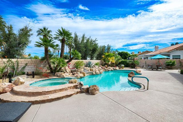 374 Links Drive, Palm Desert, CA 92211