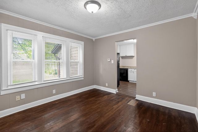 1389 Genessee Avenue, Columbus, OH 43211