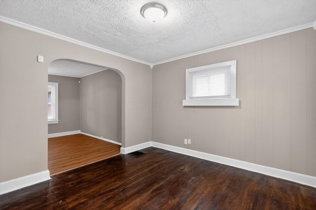 1389 Genessee Avenue, Columbus, OH 43211