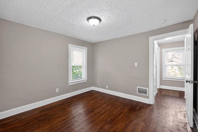 1389 Genessee Avenue, Columbus, OH 43211