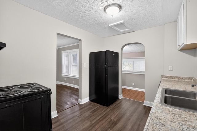 1389 Genessee Avenue, Columbus, OH 43211
