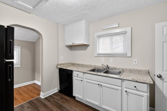 1389 Genessee Avenue, Columbus, OH 43211
