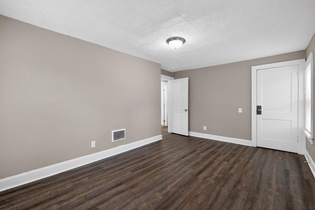 1389 Genessee Avenue, Columbus, OH 43211
