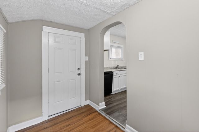 1389 Genessee Avenue, Columbus, OH 43211