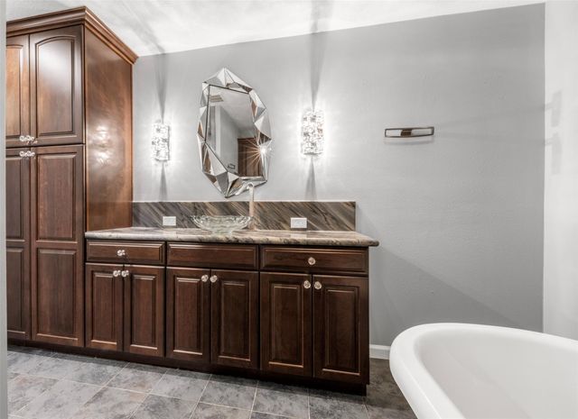 2214 Lakeville Dr Drive, Kingwood, TX 77339