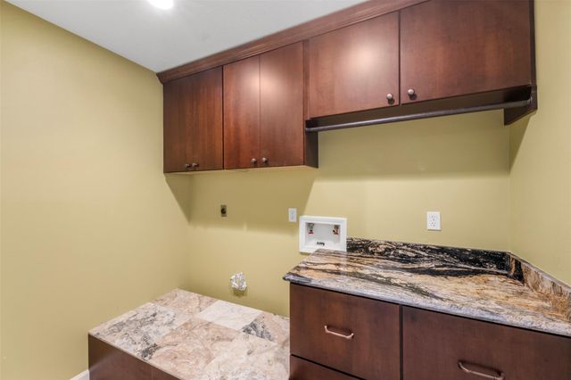 2214 Lakeville Dr Drive, Kingwood, TX 77339