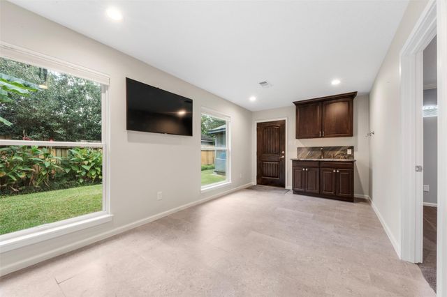 2214 Lakeville Dr Drive, Kingwood, TX 77339