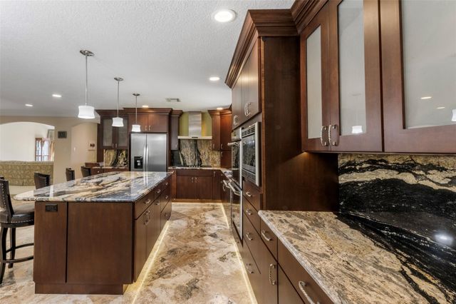 2214 Lakeville Dr Drive, Kingwood, TX 77339