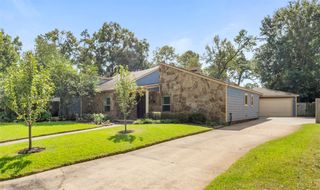 2214 Lakeville Dr Drive, Kingwood, TX 77339
