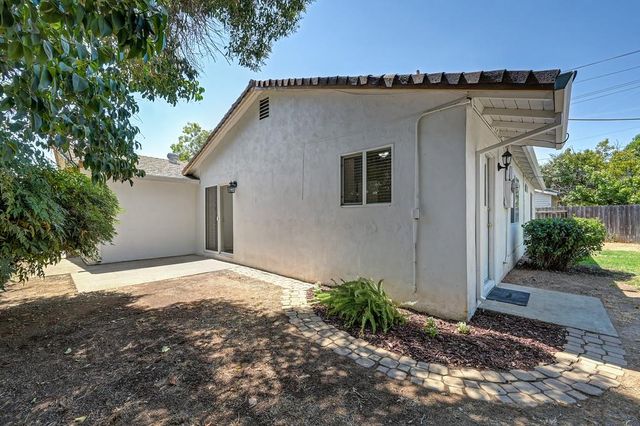 10499 Spaulding Way, Rancho Cordova, CA 95670