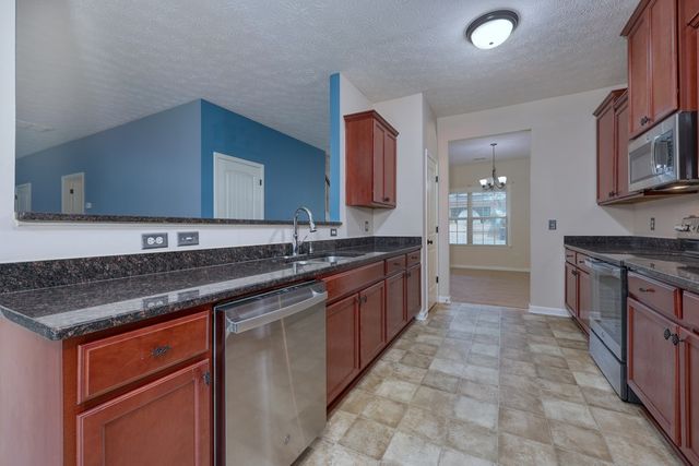 8 Forest Ridge Court, Phenix City, AL 36869