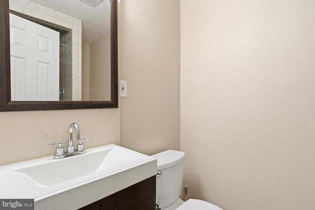 12150 WEDGEWAY CT, Fairfax, VA 22033