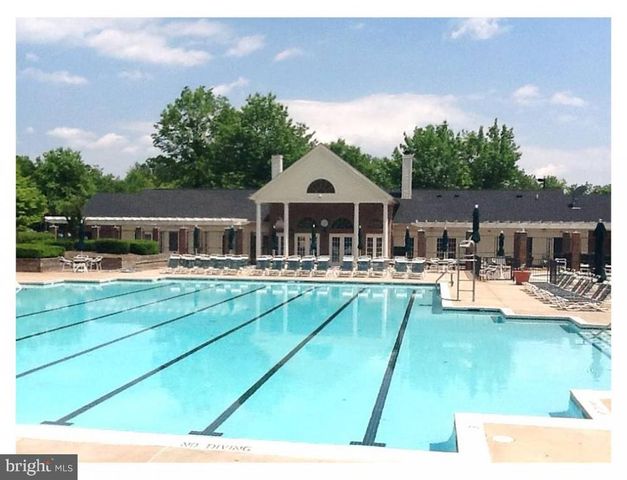 12150 WEDGEWAY CT, Fairfax, VA 22033