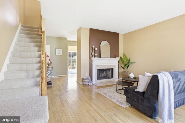 12150 WEDGEWAY CT, Fairfax, VA 22033